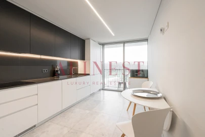 Apartamento T2 para Arrendamento em Campolide