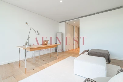 Apartamento T2 para Arrendamento em Campolide