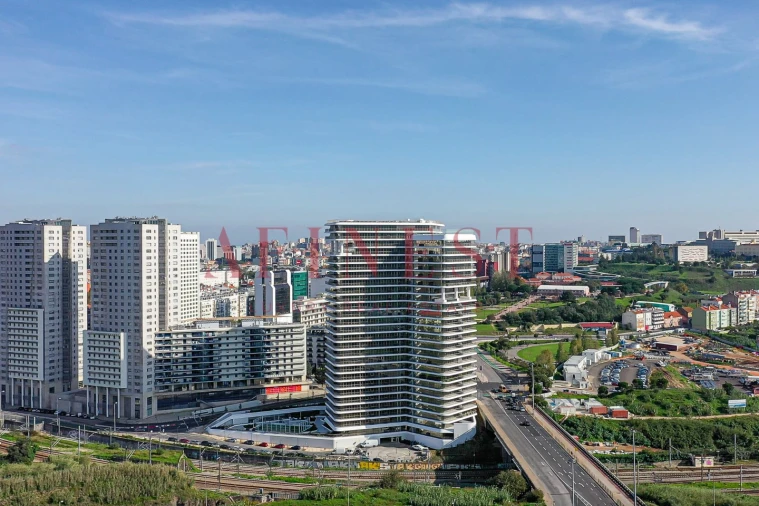 Apartamento T2 para Arrendamento em Campolide Foto 4