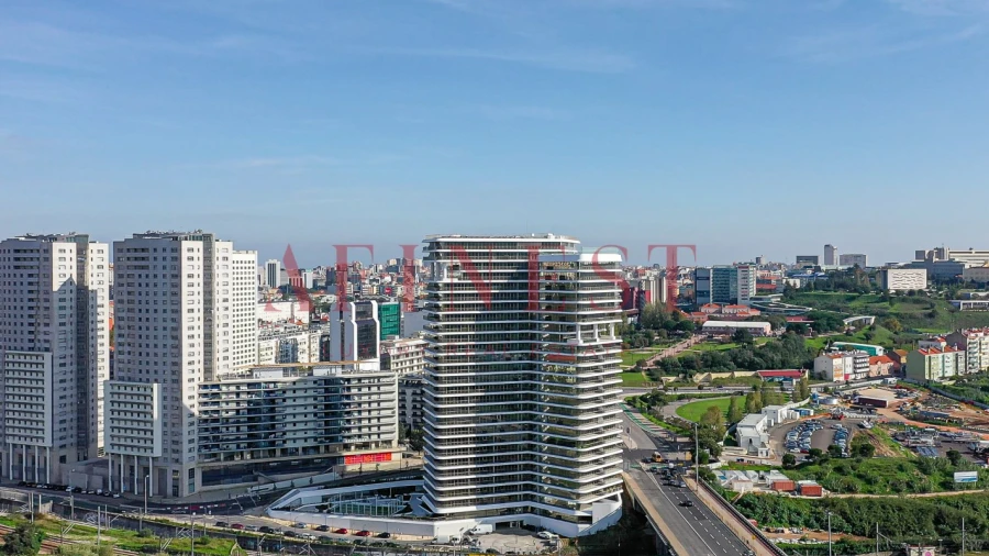 Apartamento T2 para Arrendamento em Campolide