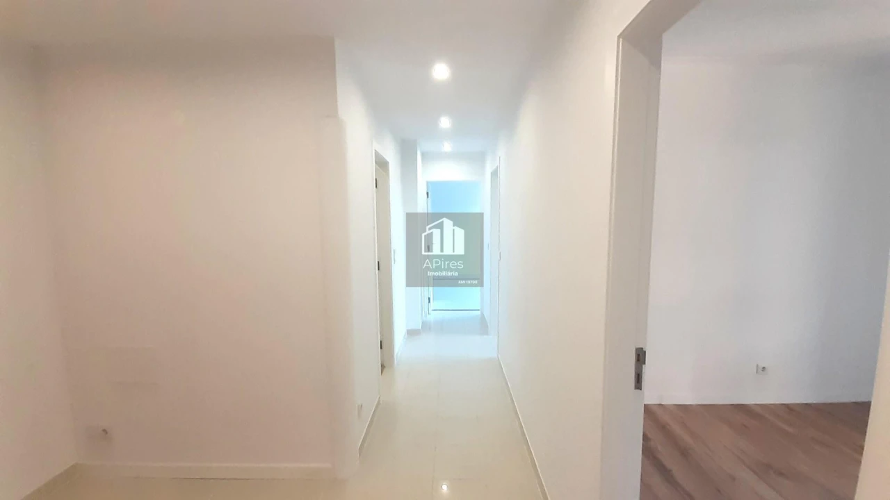 Apartamento T3 para Venda em Laranjeiro e Feijó Foto 26