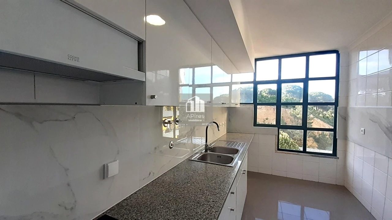 Apartamento T3 para Venda em Laranjeiro e Feijó Foto 2