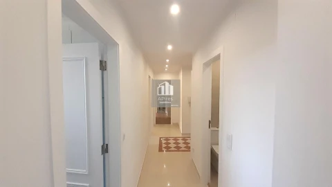 Apartamento T3 para Venda em Laranjeiro e Feijó