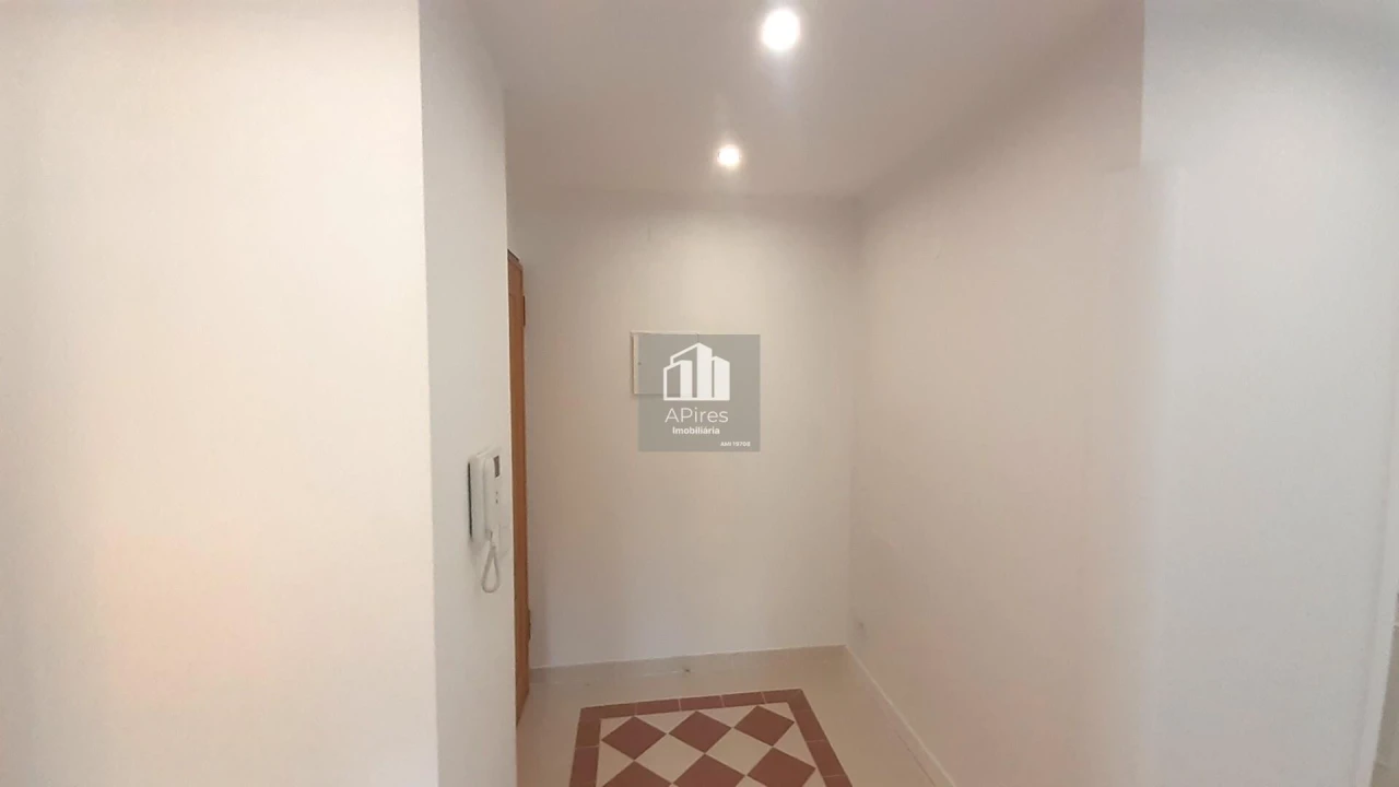Apartamento T3 para Venda em Laranjeiro e Feijó Foto 23