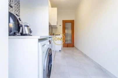 Apartamento T2 para Venda em Laranjeiro e Feijó