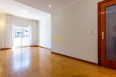Apartamento T2 para Venda em Laranjeiro e Feijó