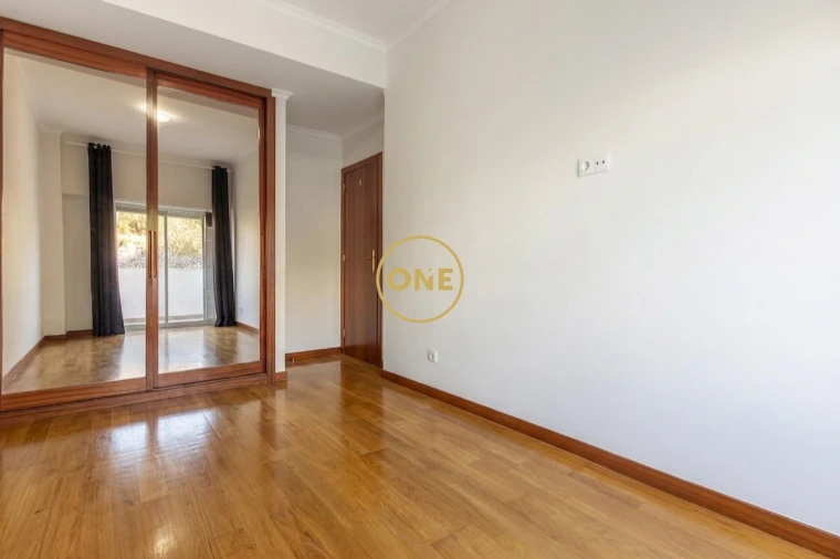 Apartamento T2 para Venda em Laranjeiro e Feijó Foto 13