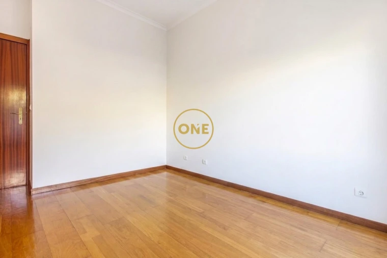 Apartamento T2 para Venda em Laranjeiro e Feijó Foto 3