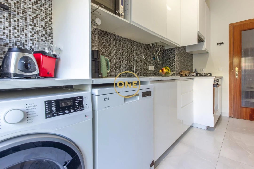 Apartamento T2 para Venda em Laranjeiro e Feijó Foto 7