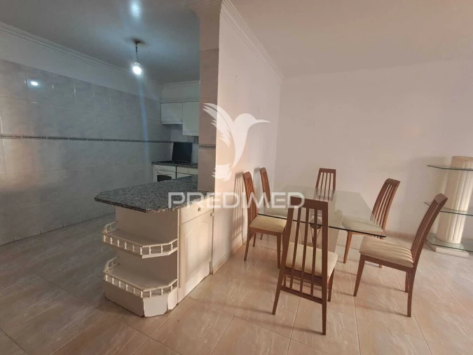 Apartamento T2 para Venda em Algueirão-Mem Martins Foto 16