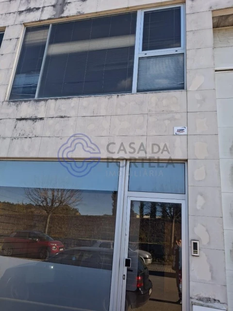 Armazém para Venda em Touguinha e Touguinhó