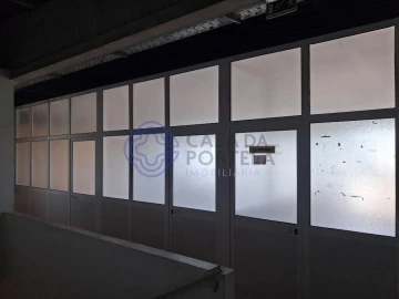 Armazém para Venda em Touguinha e Touguinhó