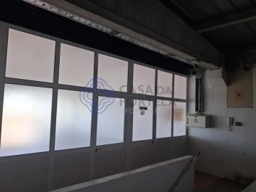 Armazém para Venda em Touguinha e Touguinhó