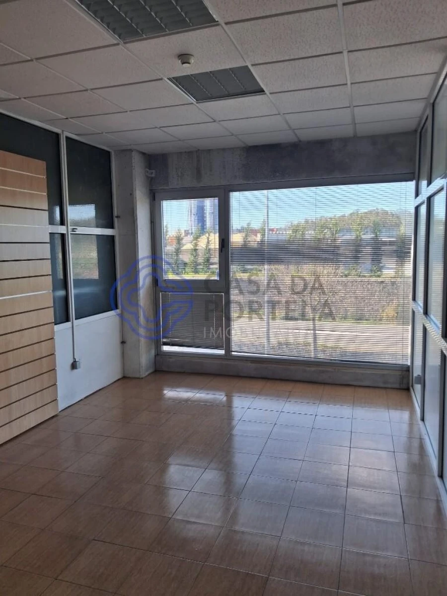 Armazém para Venda em Touguinha e Touguinhó Foto 8