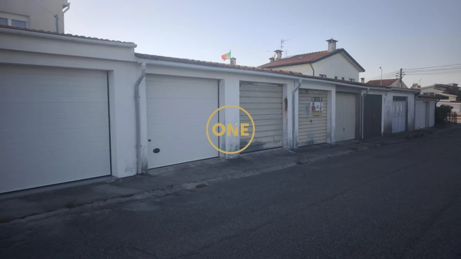 Garagem para Venda em Aver-O-Mar, Amorim e Terroso