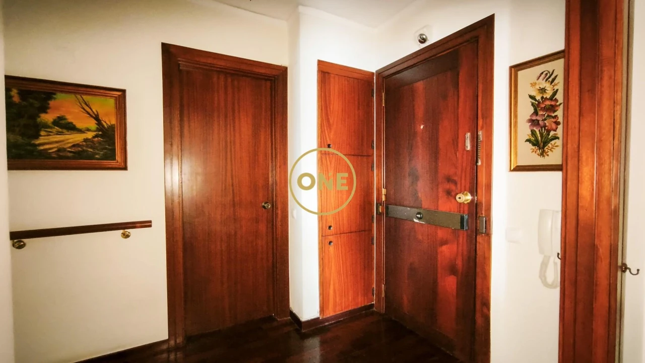 Apartamento T1 para Venda em São Martinho Foto 13