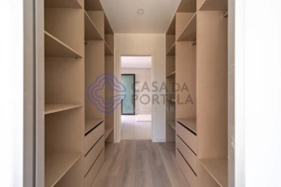 Moradia T4 para Venda em Montenegro