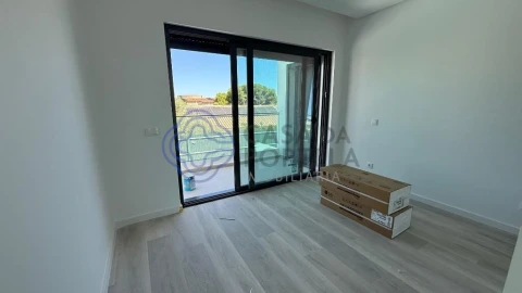 Moradia T4 para Venda em Montenegro