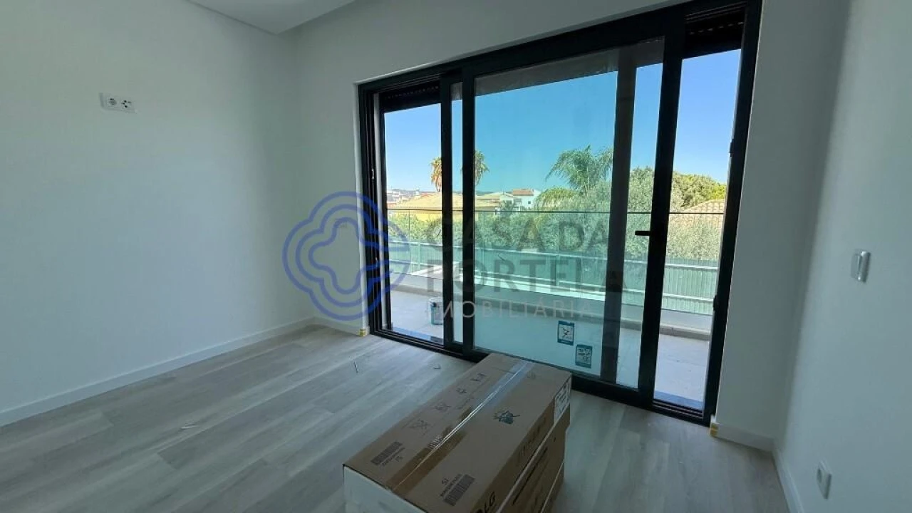 Moradia T4 para Venda em Montenegro Foto 27