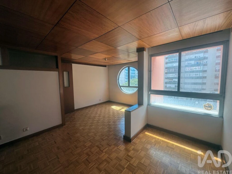 Apartamento T2 para Arrendamento em Areeiro Foto 4