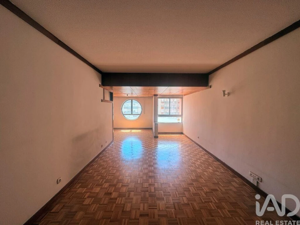 Apartamento T2 para Arrendamento em Areeiro Foto 2
