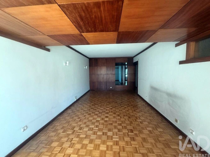 Apartamento T2 para Arrendamento em Areeiro Foto 7