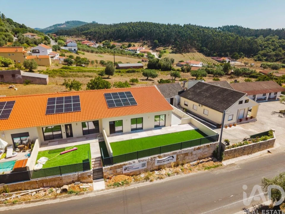 Moradia T3 para Venda em Rio Maior Foto 2