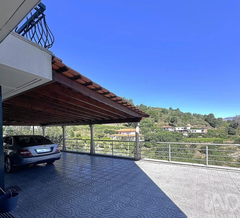 Moradia T4 para Venda em Cepões, Meijinhos e Melcões Foto 4