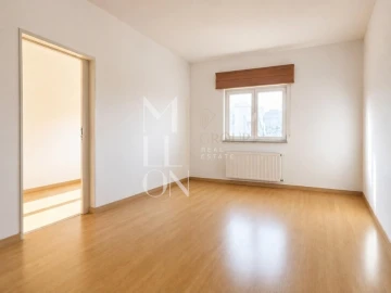 Apartamento T2 para Venda em Alfragide