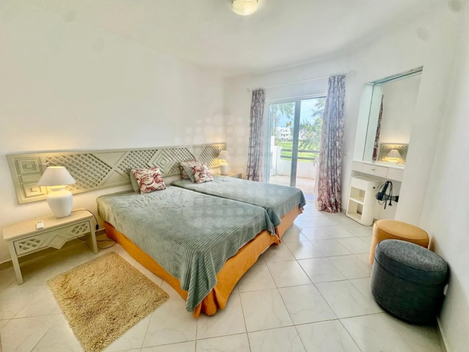Apartamento T2 para Venda em Albufeira e Olhos de Água Foto 11