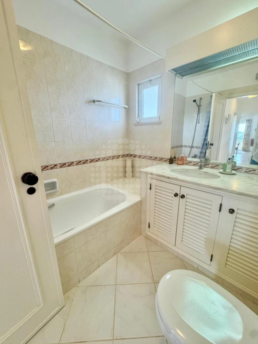 Apartamento T2 para Venda em Albufeira e Olhos de Água Foto 16