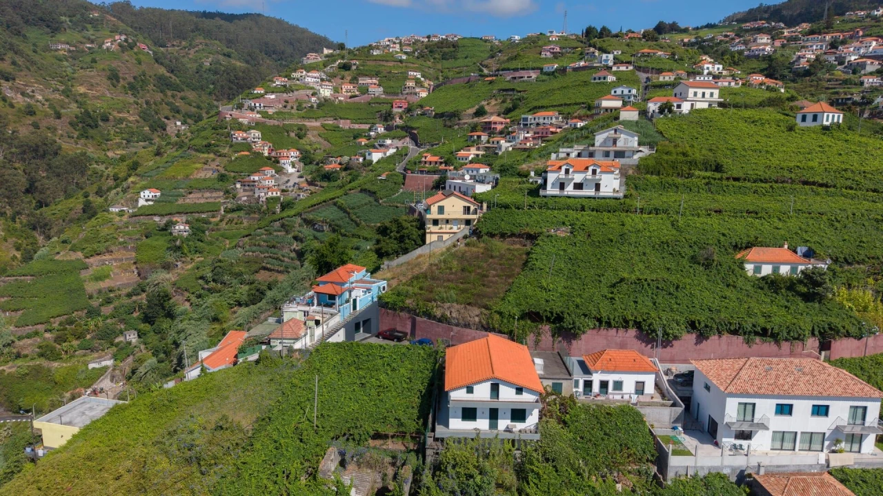 Terreno para Venda em Estreito de Camara de Lobos Foto 6
