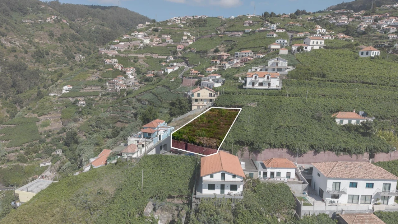 Terreno para Venda em Estreito de Camara de Lobos Foto 2
