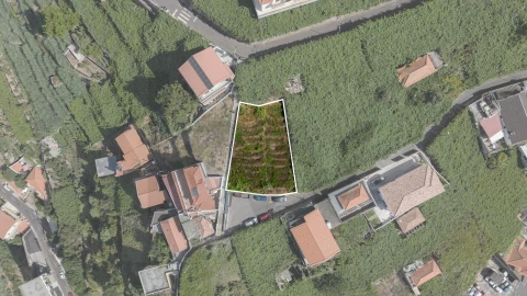 Terreno para Venda em Estreito de Camara de Lobos