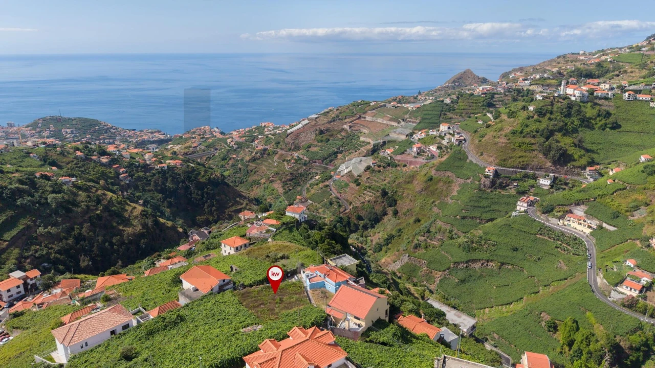 Terreno para Venda em Estreito de Camara de Lobos Foto 1