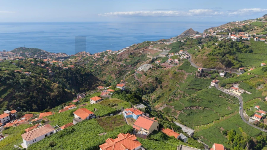 Terreno para Venda em Estreito de Camara de Lobos Foto 10