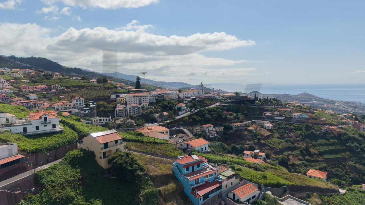 Terreno para Venda em Estreito de Camara de Lobos Foto 19