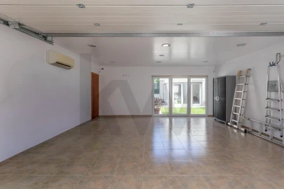 Moradia T4 para Venda em São João das Lampas e Terrugem