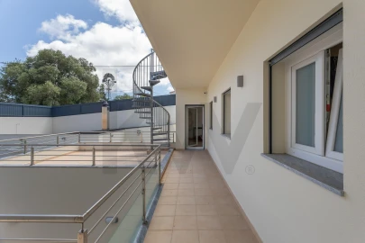 Moradia T4 para Venda em São João das Lampas e Terrugem