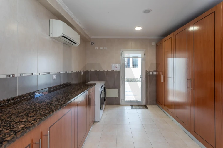Moradia T4 para Venda em São João das Lampas e Terrugem Foto 12