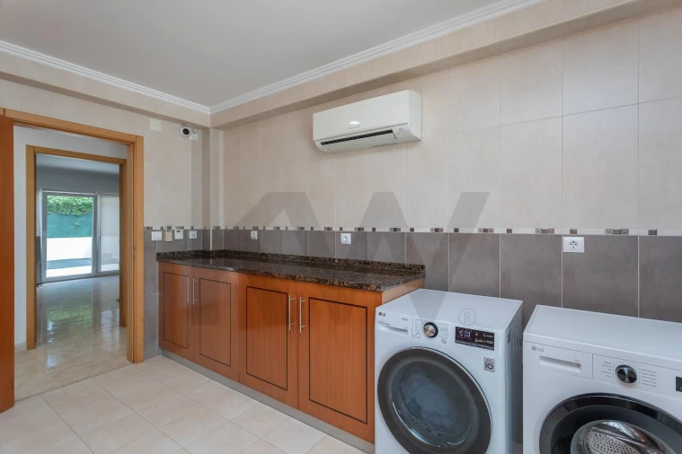 Moradia T4 para Venda em São João das Lampas e Terrugem Foto 13