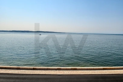 Apartamento T2 para Arrendamento em Oeiras e São Julião da Barra, Paço de Arcos e Caxias