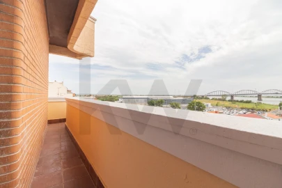 Apartamento T2 para Arrendamento em Vila Franca de Xira