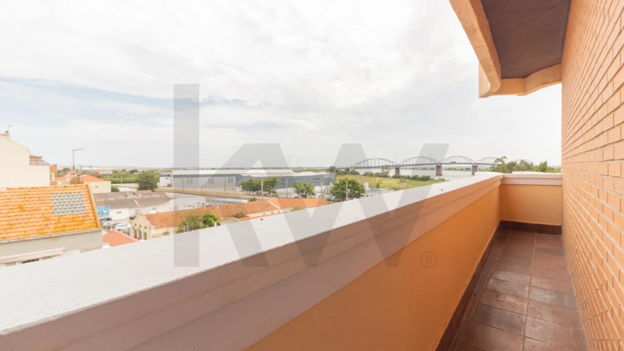 Apartamento T2 para Arrendamento em Vila Franca de Xira