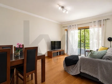 Apartamento T3 para Arrendamento em Charneca de Caparica e Sobreda