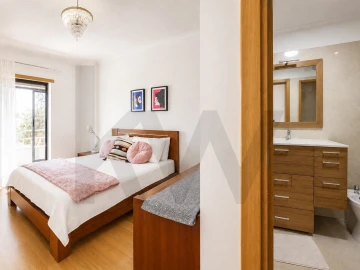 Apartamento T3 para Arrendamento em Charneca de Caparica e Sobreda