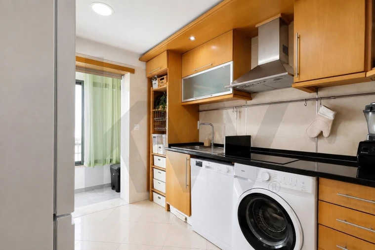 Apartamento T3 para Arrendamento em Charneca de Caparica e Sobreda Foto 2