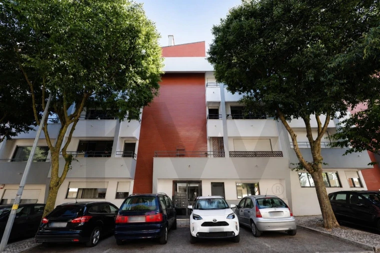Apartamento T3 para Arrendamento em Charneca de Caparica e Sobreda Foto 17