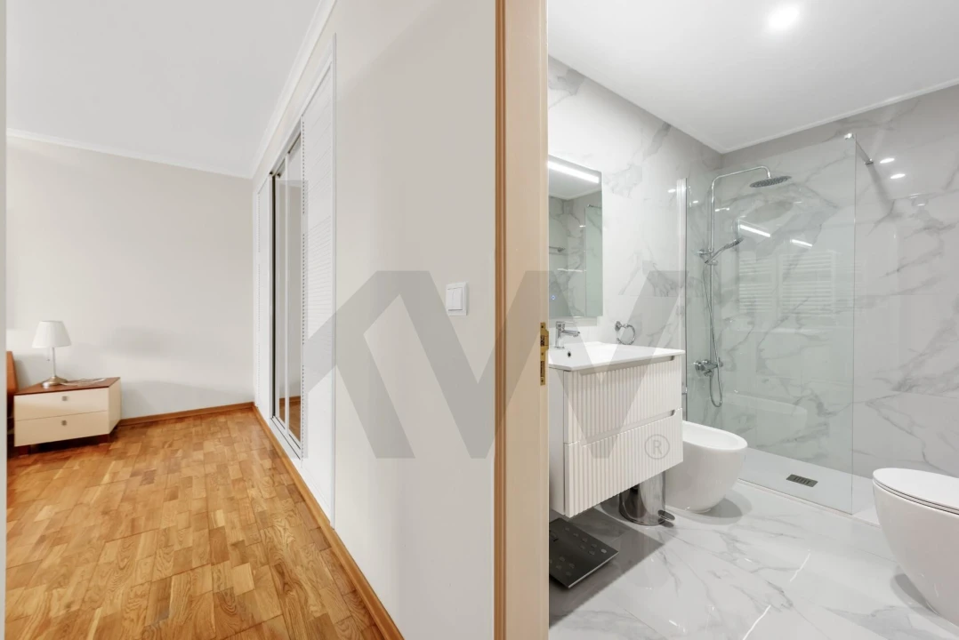 Apartamento T4 para Venda em Agualva e Mira-Sintra Foto 20
