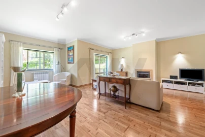 Apartamento T4 para Venda em Agualva e Mira-Sintra